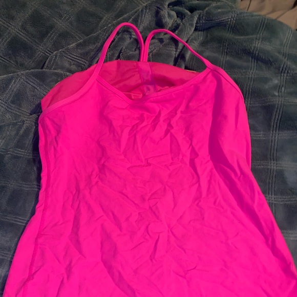 Lulu lemon top size 6 - Picture 1 of 2